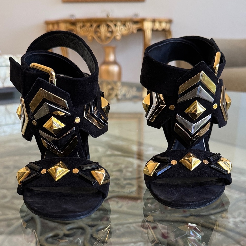 Louis Vuitton Black and Gold Geometric Heels